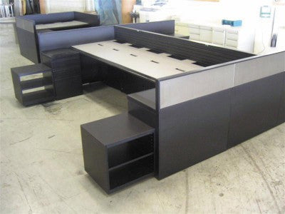 Pre-owned Desk 1