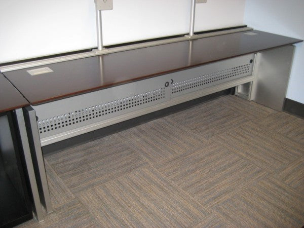 Linear Desk - Single Row